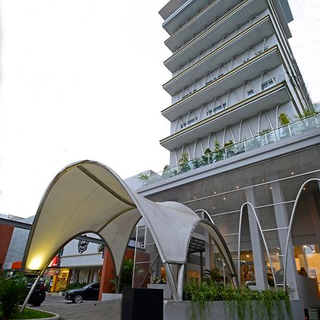 La Lisa Hotel Surabaja Zewnętrze zdjęcie
