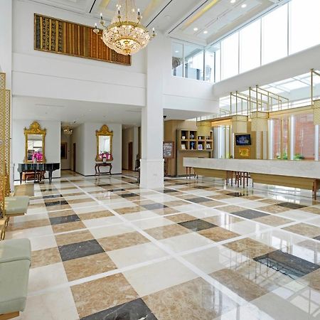 La Lisa Hotel Surabaja Zewnętrze zdjęcie